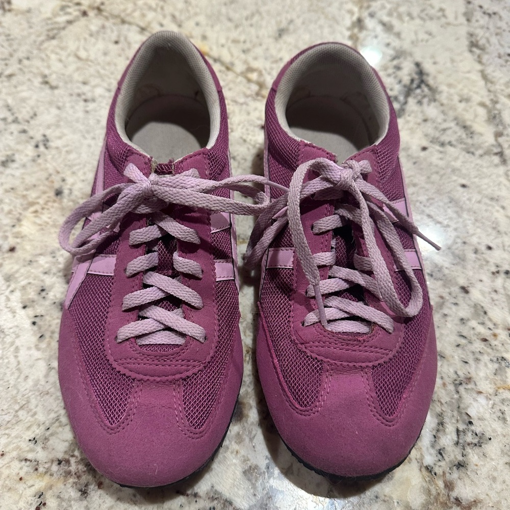 Women's Purple EUC Vintage Style Onitsuka Tiger sneakers